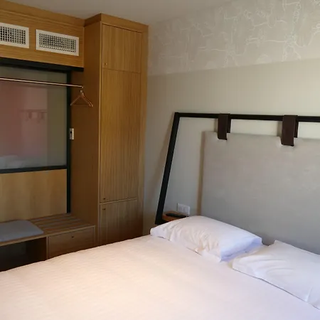 Aigle D'or - Strasbourg Nord 3*