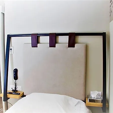 Отель Aigle D'or - Strasbourg Nord 3*