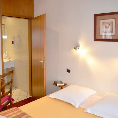 Aigle D'or - Strasbourg Nord Hotel